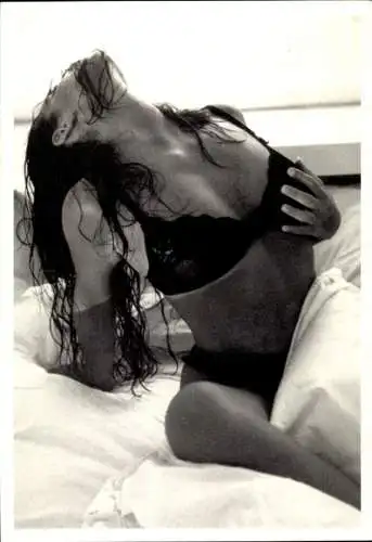 Ak Frau in Unterwäsche, Erotik