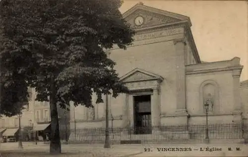 Ak Vincennes Val de Marne, Kirche, der Eglise R.M., historische Architektur, Bäume