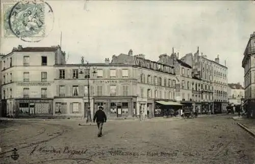Ak Vincennes Val de Marne, Straße mit historischen Gebäuden, öffentliche Verkehrsmittel, Person