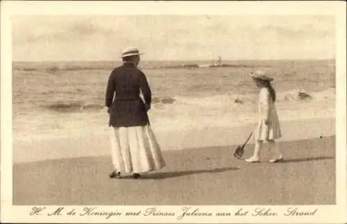 Ak Königin Wilhelmina der Niederlande mit Prinzessin Juliana am Strand von Scheveningen