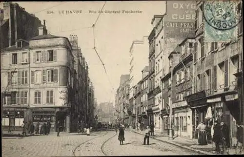 Ak Le Havre Seine Maritime, Vorderansicht der Rue du Général Faidherbe, Straßenszene, Café, Ge...