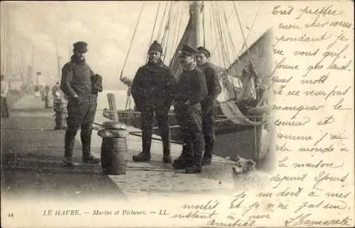 Ak Le Havre Seine Maritime, Marines und Fischer, vier Männer, Boot im Hintergrund, maritimes A...