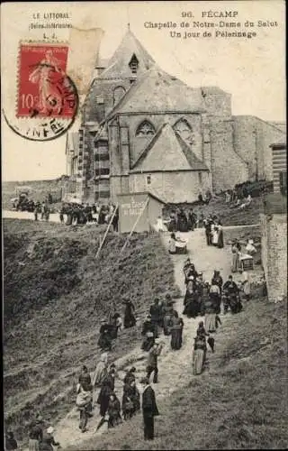 Ak Fécamp Seine Maritime, Kirche, Pilger, Menschenmenge, Architektur, landschaftlich, historisch
