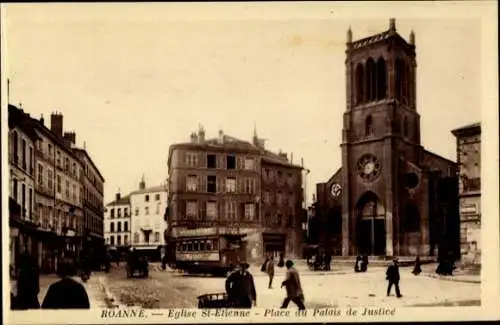 Ak Roanne Loire, Eglise St-Etienne, Platz Palais de Justice, historische Gebäude, Straßenansicht