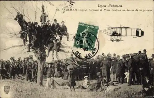CPA Lyon-Aviation, Biplan Farman, Mme Paulhan au-dessus de la pelouse