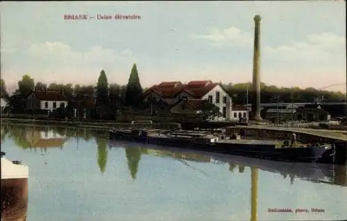 Ak Briare Loiret, Marina, Fabriken, Wasserweg, Schornstein, Bäume, ruhige Wasseroberfläche