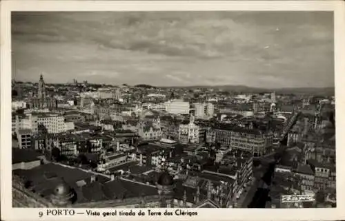 Ak Oporto Porto Portugal, Stadtansicht von  Blick von der Torre dos Clérigos