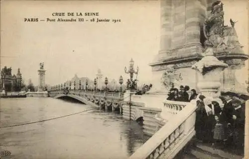 Ak Paris VII, Pont Alexandre III, Hochwasser der Seine 1910