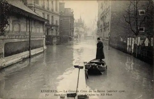 Ak Asnières sur Seine Hauts-de-Seine, Flut, Seine, Januar 1910, Person im Boot, Überschwemmung