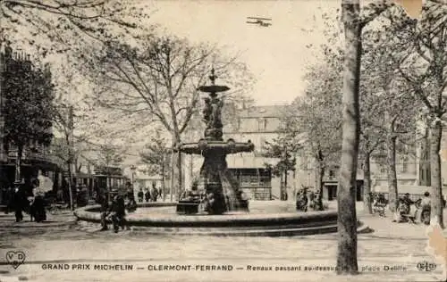 CPA Clermont Ferrand Puy de Dôme, Grand Prix Michelin, Renaux pendant au dessus, place Delille