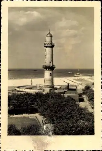 Ak Ostseebad Warnemünde Rostock, Leuchtturm, Strand, Meer, Wolken, Bäume