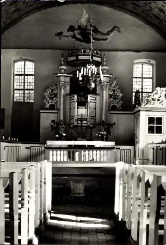 Ak Kloster Insel Hiddensee in der Ostsee, Kircheninneres, Altar, Engel, Holzbank, Fenster, Lichts