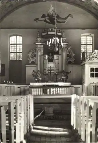 Ak Kloster Insel Hiddensee in der Ostsee, Innenansicht der Inselkirche, Altar, Statue eines Engel