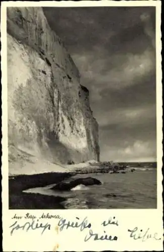 Ak Arkona Putgarten auf Rügen, Felswand, Meer, bewölkter Himmel, Rügen, Landschaft