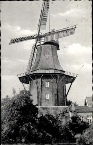 Ak Aurich in Ostfriesland, Windmühle, Landschaft, Wolken,  Architektur, schwarz-weiß