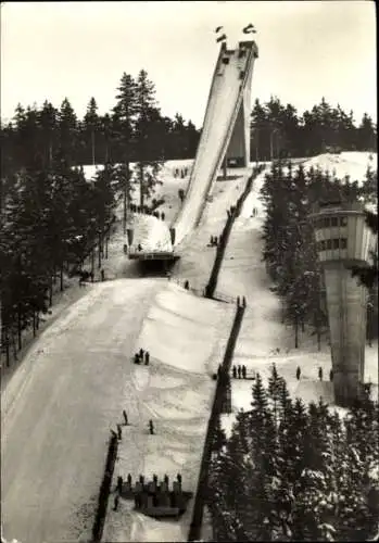 Ak Oberhof im Thüringer Wald, Schanze am Rennsteig, Schnee, Skispringen, Winterlandschaft, Mensch