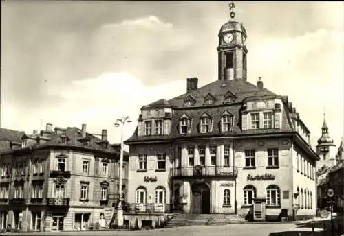 Ak Schwarzenberg im Erzgebirge Sachsen, Rathaus mit Uhrturm,  Architektur, Gaststätte, 