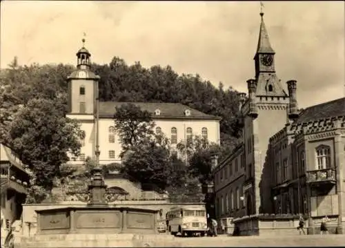 Ak Altenburg in Thüringen, Marktplatz, Gebäude, Brunnen,   Historische Architektur, 44er Fahrzeug