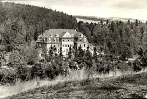 Ak Trautenstein Oberharz am Brocken, Ansicht eines Kinderkurheims, bewaldete Umgebung,  Architekt