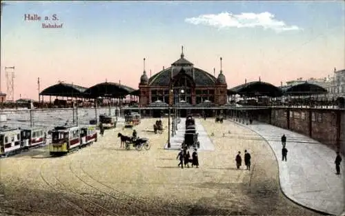 Ak Halle an der Saale, Bahnhof, Straßenbahnen