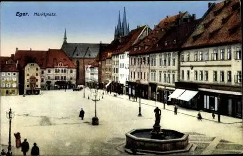 Ak Eger Erlau Ungarn, Marktplatz von   Gebäude, Brunnen, Straßenlaternen