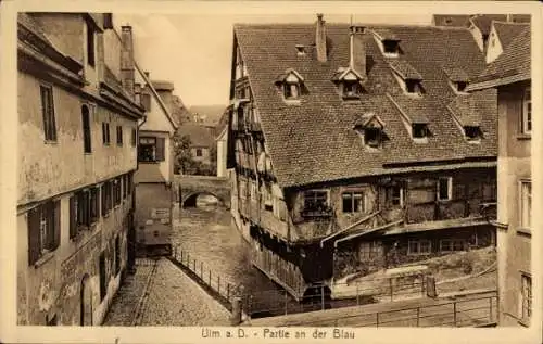 Ak Ulm an der Donau Baden Württemberg, Partie an der Blau, das schiefe Haus, Fischerviertel