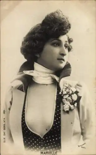 Ak Schauspielerin Marville, Portrait, Dekolleté
