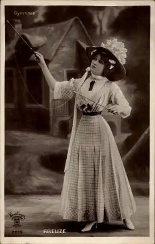 Ak Gymnase, Greuze, Frau mit Diabolo, Portrait