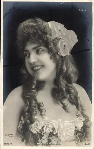 Ak Opernsängerin Maria Lafargue, Porträt