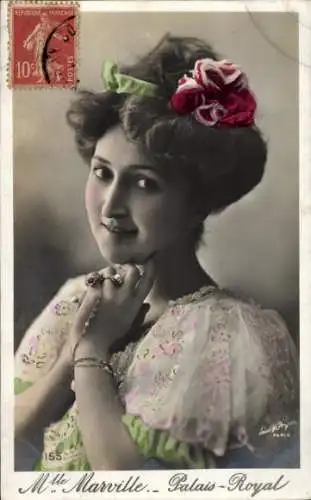 Ak Schauspielerin Marville, Palais Royal, Portrait