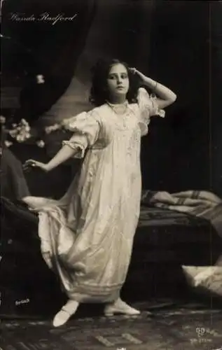 Ak Schauspielerin Wanda Radford, Porträt