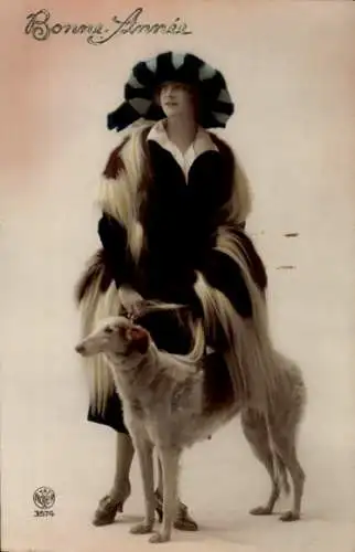 Ak Glückwunsch Neujahr, Frau mit Hund