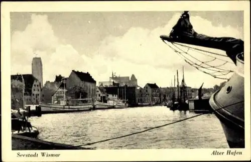 Ak Hansestadt Wismar, Alter Hafen, Schiffe