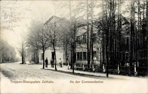 Ak Zeithain in Sachsen, An der Kommandantur, Truppenübungsplatz