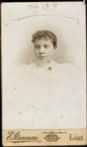 CdV Portrait einer jungen Frau