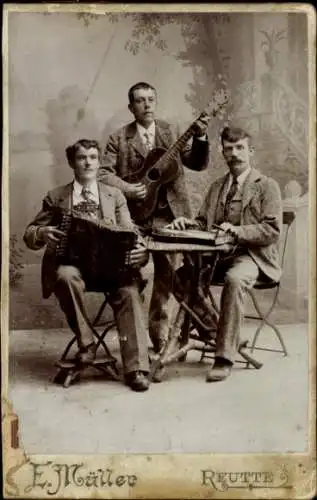 Kabinett Foto Musiker mit Musikinstrumenten, Gitarre, Zither, Akkordeon
