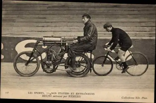 Ak Bahnradfahrer Bruni, Steher, mit Trainer Remers, Schrittmacher