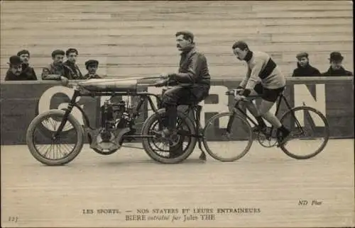 Ak Bahnradfahrer Camille Bière, Steher, mit Trainer Jules The, Schrittmacher