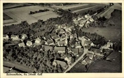 Ak Schwäbisch Hall in Württemberg, Luftaufnahme eines Dorfes, viele Dächer, umgebende Felder