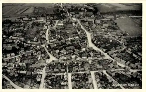 Ak Langelsheim Harz, Luftaufnahme von Langelsheim, viele Häuser, landwirtschaftliche Flächen