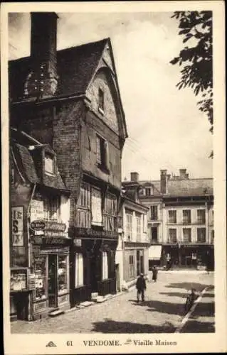 Ak Vendôme Loir et Cher, Altstadtansicht, alte Häuser, Geschäfte, Straße, Sommerwetter