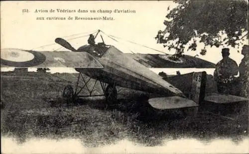 CPA Avion de Védrines dans un champ d'aviation aux environs de Ressons-sur-Matz, Flugzeug