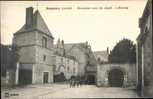 Ak Beaugency Loiret, Historische Gebäude, Alte Einfahrt, Kopfsteinpflasterstraße, Gruppen von ...