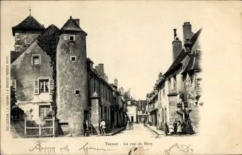 Ak Tannay Nièvre, Altstadt, Häuser, Straße, Menschen, s Ambiente, Frankreich