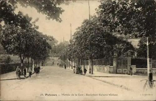 Ak Puteaux Hauts de Seine, Straße, Bäume, Menschen, Häuser, Boulevard Richard-Wallace