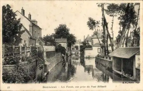 Ak Bonneval Eure et Loir, Les Fossés, vue prise du Pont Billault, ruhige Wasserstraße, B. K., Par