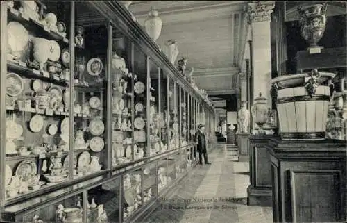 Ak Sèvres Ville d'Avray Hauts de Seine, Manufacture, Musée Céramique