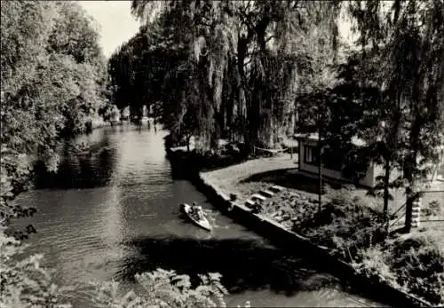 Ak Fangschleuse Grünheide in der Mark, Landschaft am Löcknitzkanal, Boot auf dem Wasser, Baumreih