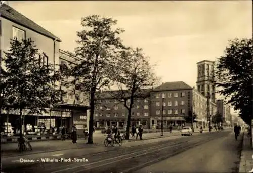 Ak Dessau in Sachsen Anhalt, Wilhelm-Pieck-Straße, HO-Geschäft