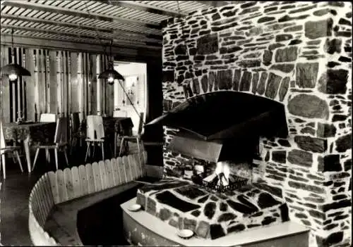 Ak Neuhaus am Rennweg Thüringen, Steinofen, Holzgrill, gemütliche Gastronomie, rustikales Ambient